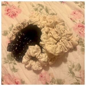 Brandy Melville Scrunchies